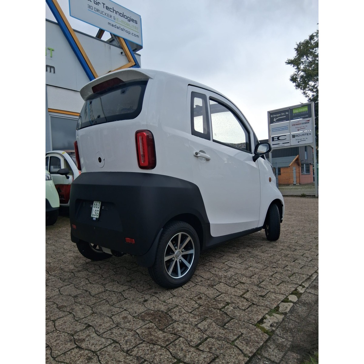 Madat A01 weiß