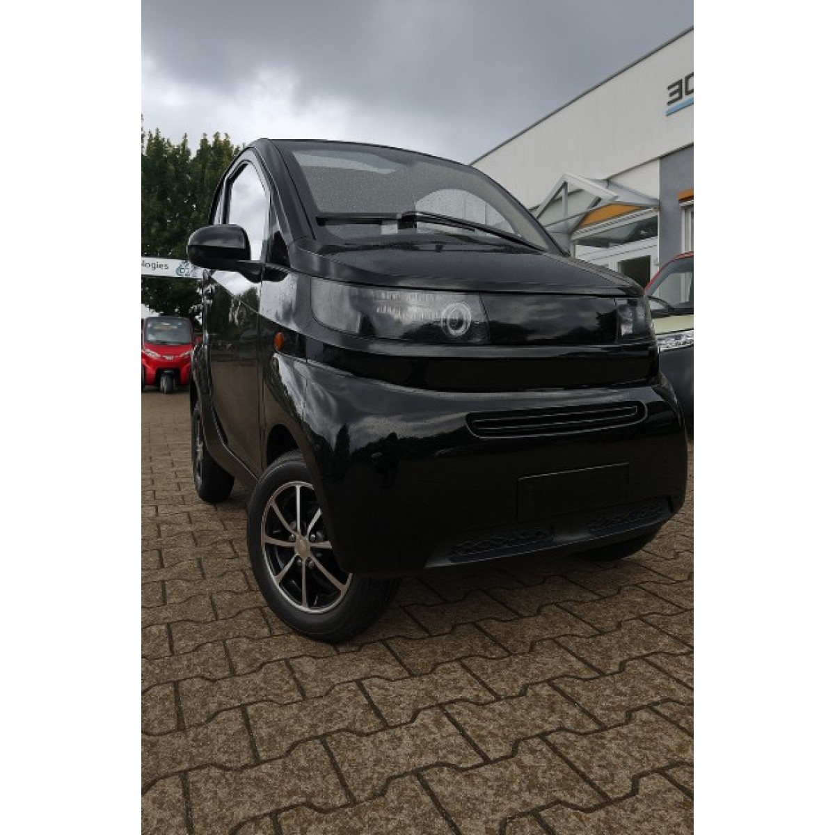 Madat A01 Schwarz