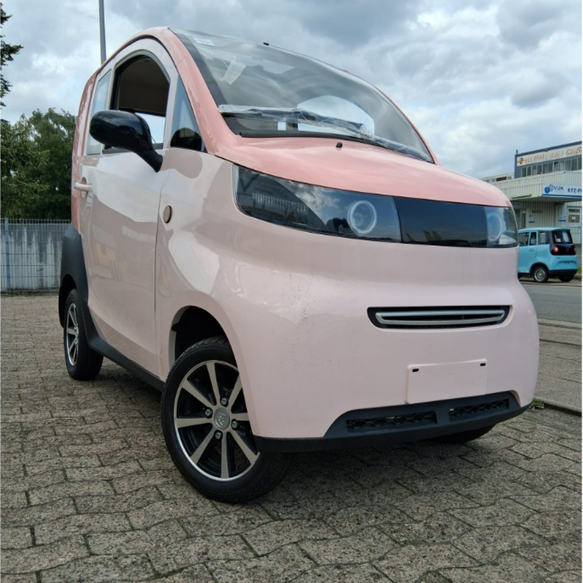 Madat A01 – Elektro-Microauto Rosa (E-Mopedauto) mit Lithium-Eisenphosphat-Akku (LiFePO₄), 45 km/h oder 25 km/h