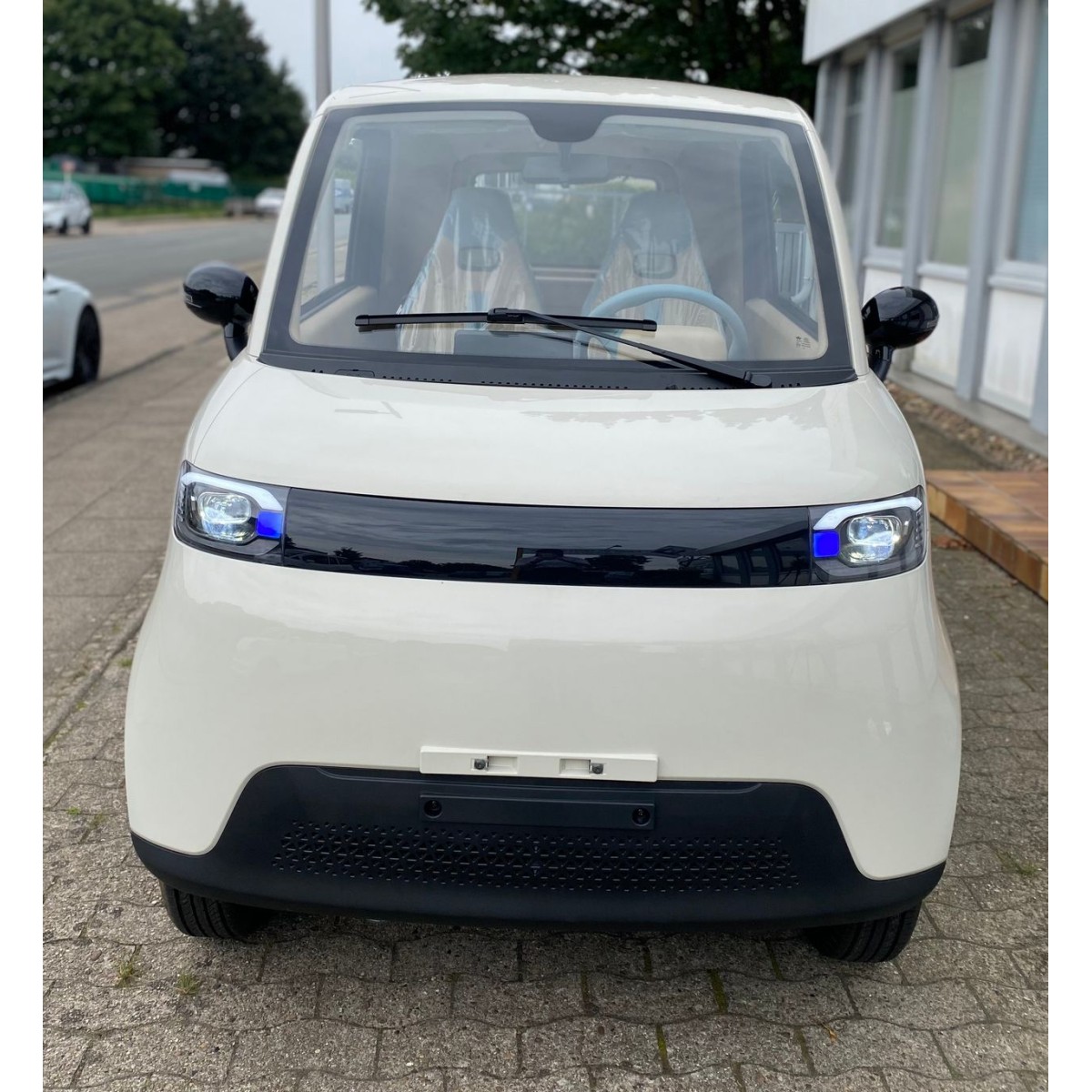 Madat 05 Beige E Kabinenroller 25 km/h 100 Ah Lithium Akku bis 120 km Reichweite