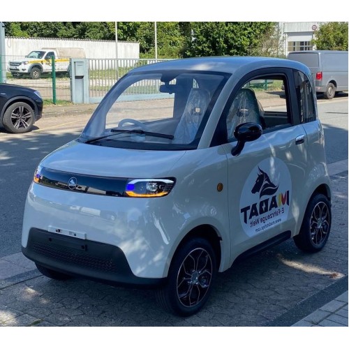 Madat A05 – White Electric Cabin Scooter with 100 Ah LiFePO₄ (Lithium Iron Phosphate) Battery, 45 km/h, Range up to 120 km