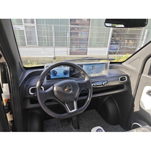 Madat B05 – White Electric Microcar with LiFePO₄ (Lithium Iron Phosphate) Battery – 45 km/h