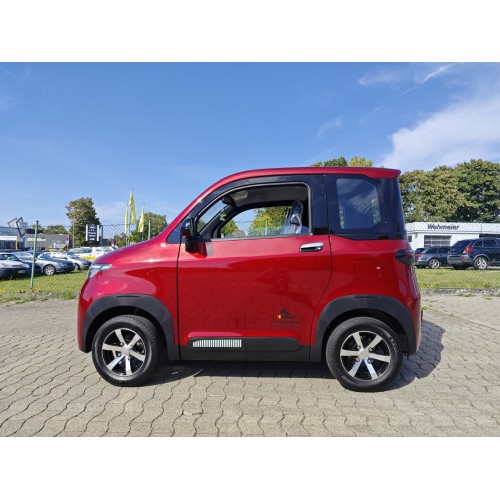 Madat B05 – Red E-Microcar with LiFePO₄ Battery – Available in 45 km/h or 25 km/h Versions