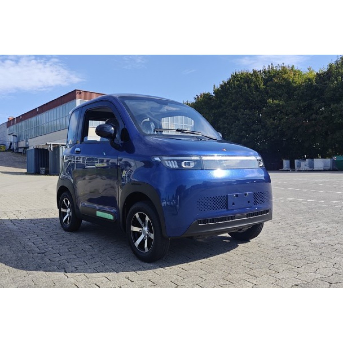 Madat B05 – Blaues Elektro-Microauto (E-Mopedauto) mit LiFePO₄ (Lithium-Eisenphosphat) Akku – 45 km/h oder 25 km/h