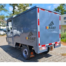 Madat E Cargo Pro  E-Dreirad E Kabinenroller  mit geschlossene Ladefläche