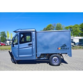 Madat E Cargo Pro  E-Dreirad E Kabinenroller  mit geschlossene Ladefläche