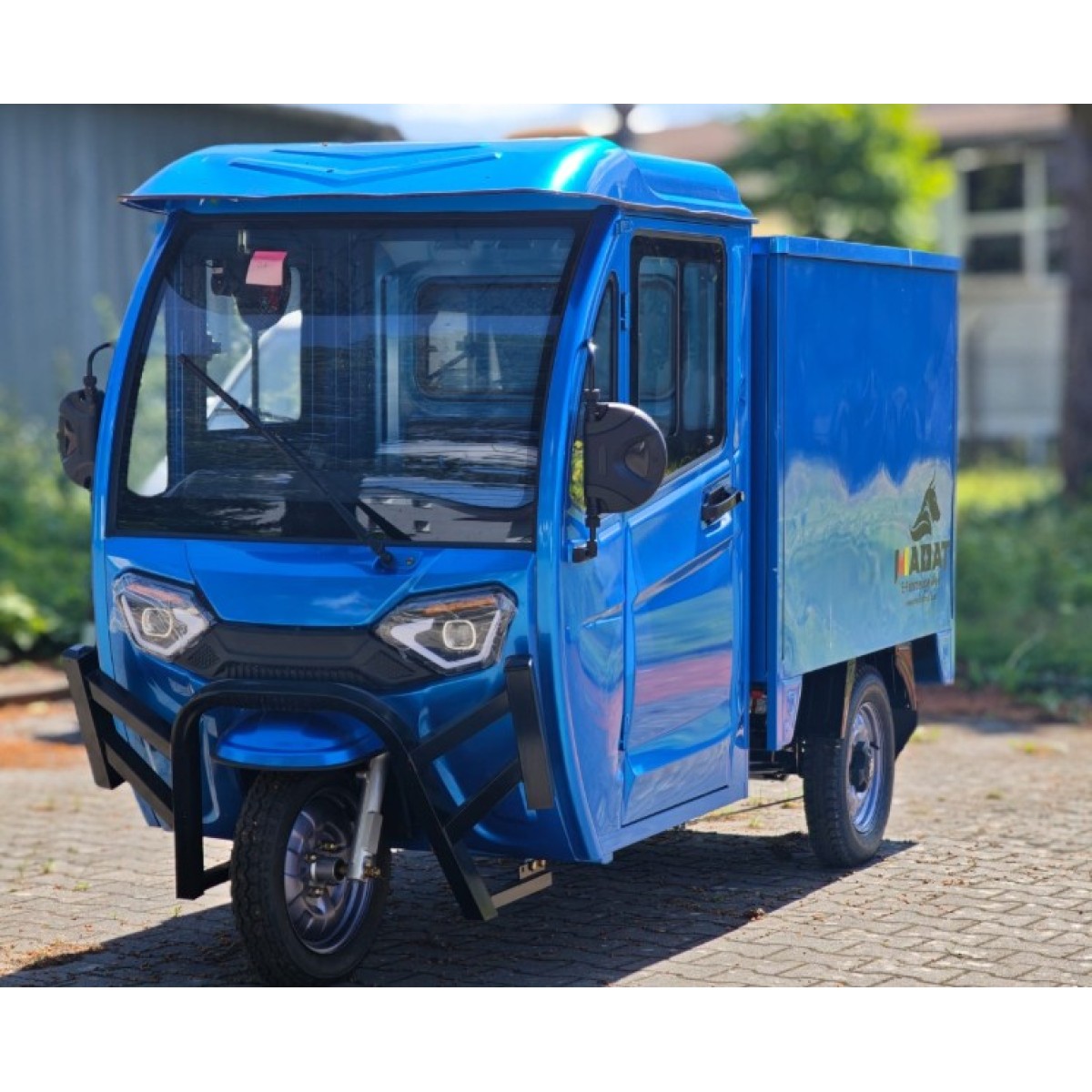 Madat E Cargo Pro  E-Dreirad E Kabinenroller  mit geschlossene Ladefläche Blau