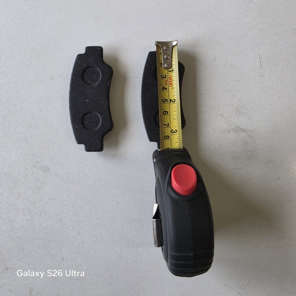 Scheibenbremsbeläge 90 mm ohne Befestigungsösen für E-Kabinenroller und E-Roller
